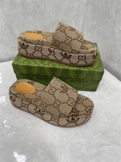 Gucci Sandal-W-797
