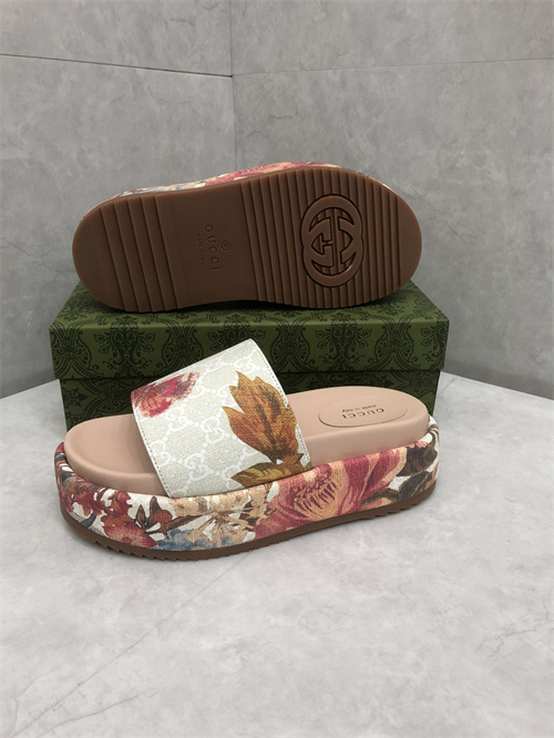 Gucci Sandal(2)-M-912