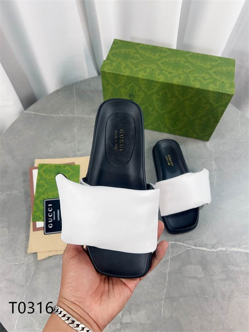 Gucci Sandal(2)-M-918