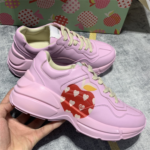 Gucci Clunky Sneaker-140