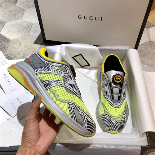 Gucci Clunky Sneaker-196