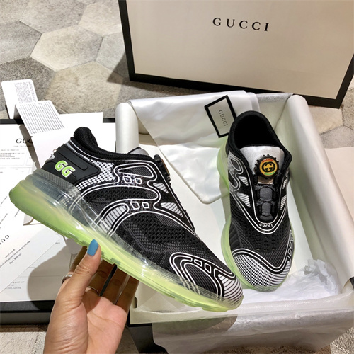 Gucci Clunky Sneaker-198