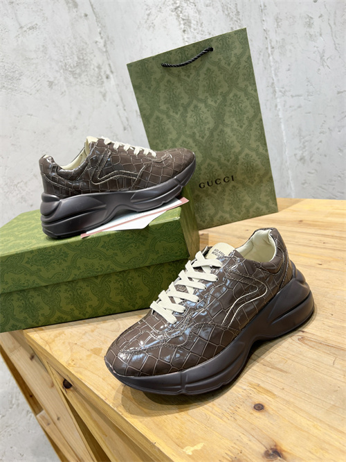 Gucci Clunky Sneaker-214