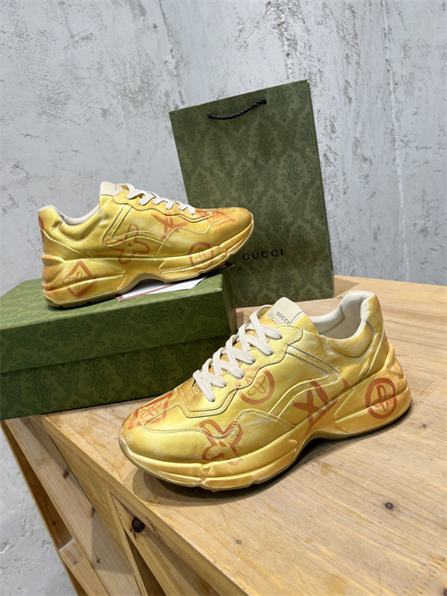 Gucci Clunky Sneaker-218