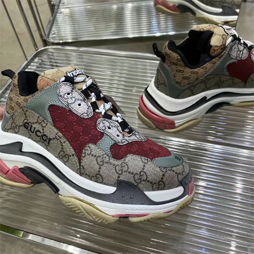 Gucci Clunky Sneaker-271