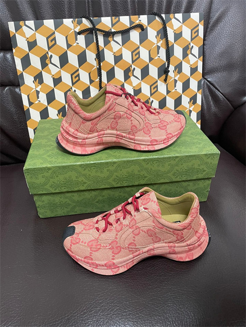 Gucci Clunky Sneaker-409