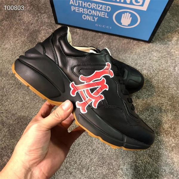 Gucci Clunky Sneaker-086