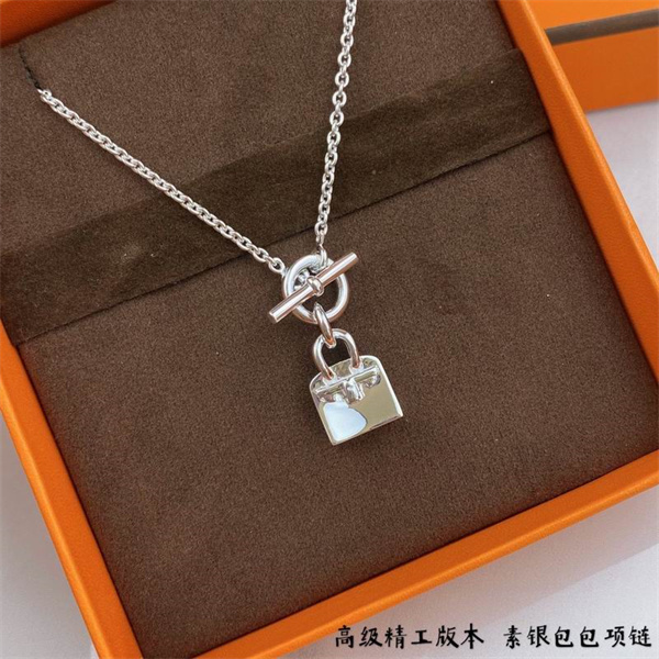 Hermes Necklace-044
