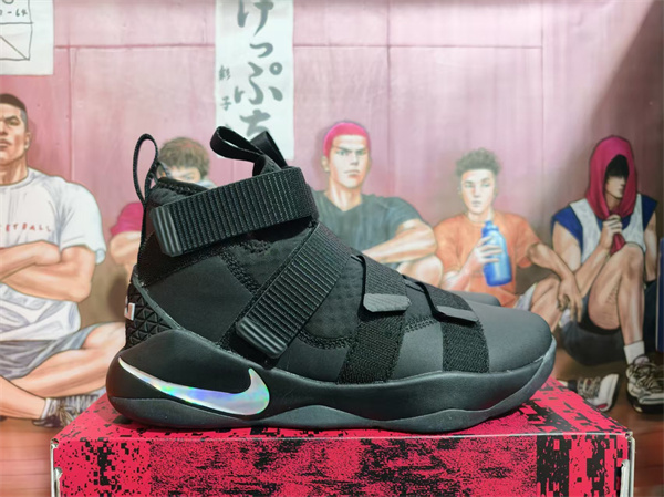 LEBRON SOLDIER 11-0011