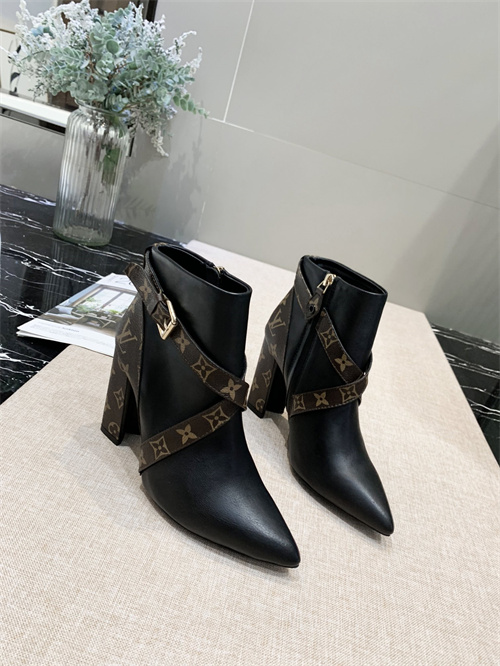 LV Boots(AAA)-049