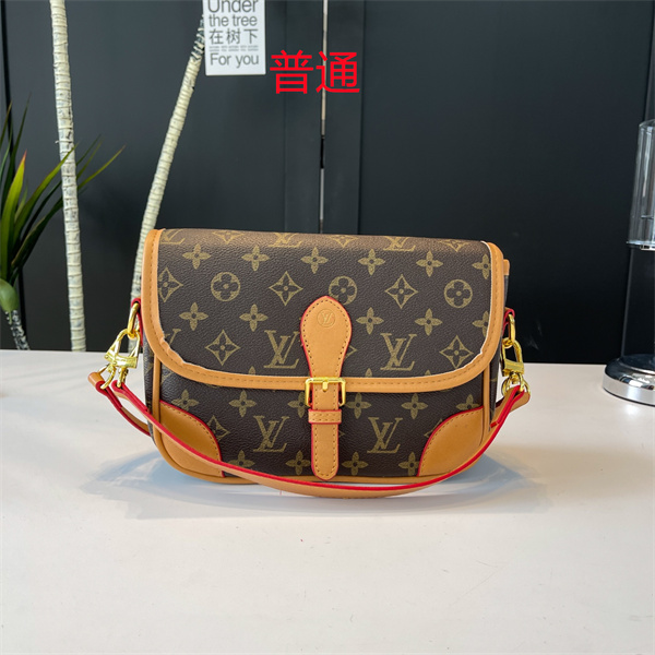 LV small bag-0832