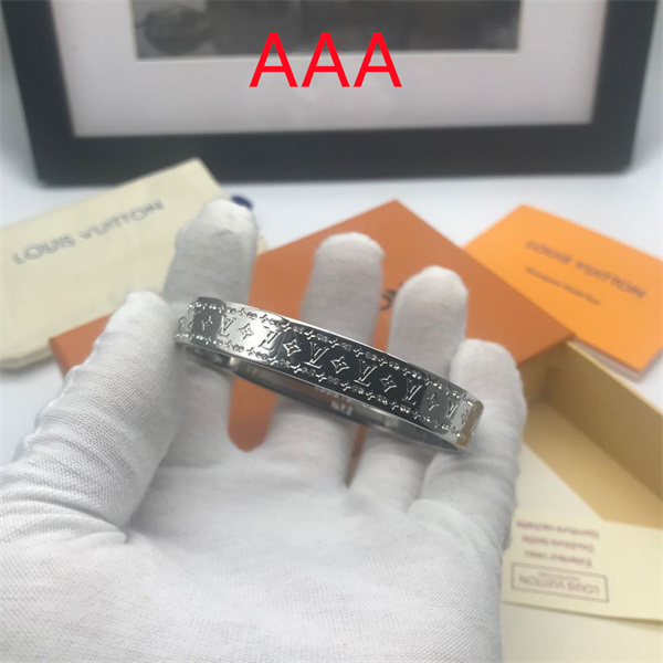 LV Bangle-010