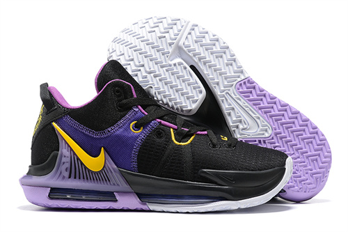 LeBron Witness 7-004