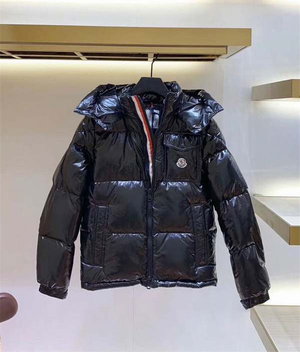 Moncler Down Jacket-M-017