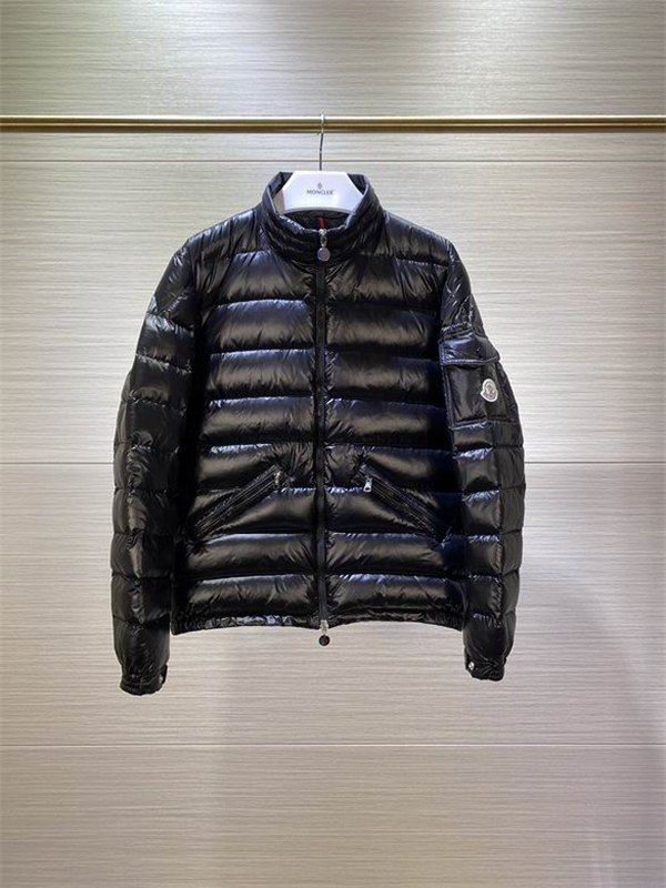 Moncler Down Jacket-M-025