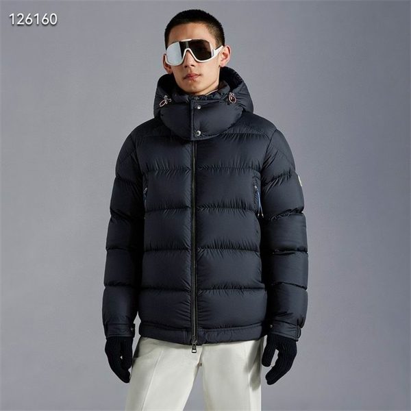 Moncler Down Jacket-M-053