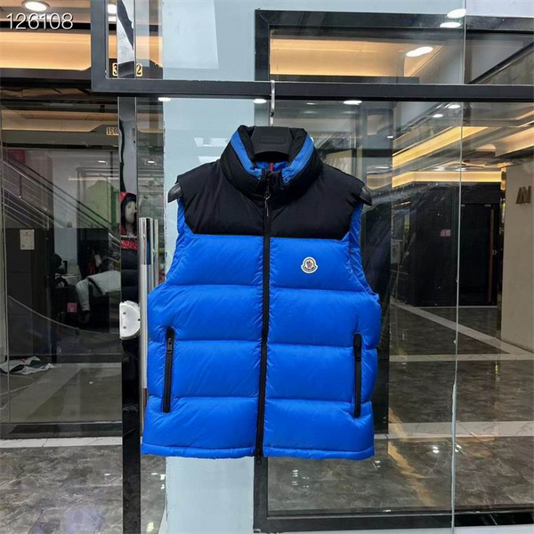 Moncler Down Jacket-M-097