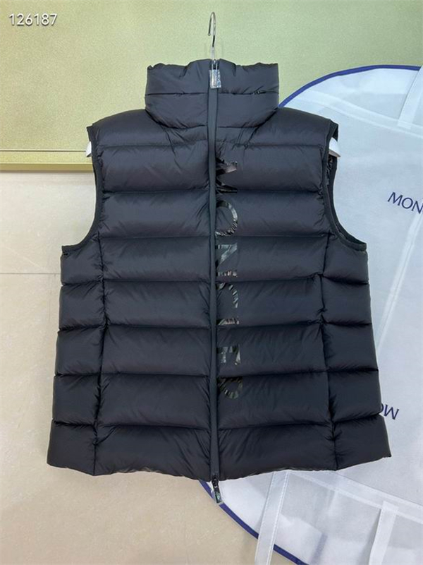 Moncler Down Jacket-M-099