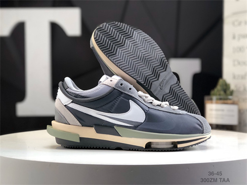 NIKE LDWAFFLE SACAI-W-056