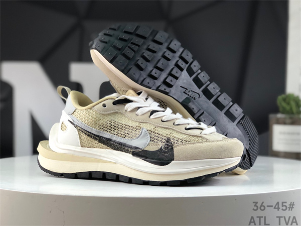 NIKE LDWAFFLE SACAI-M-0110