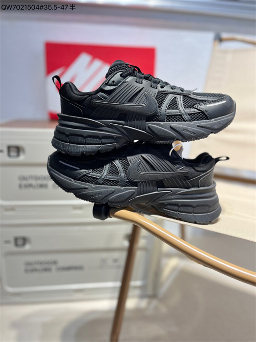 Nike V2K Runtekk-W-0004
