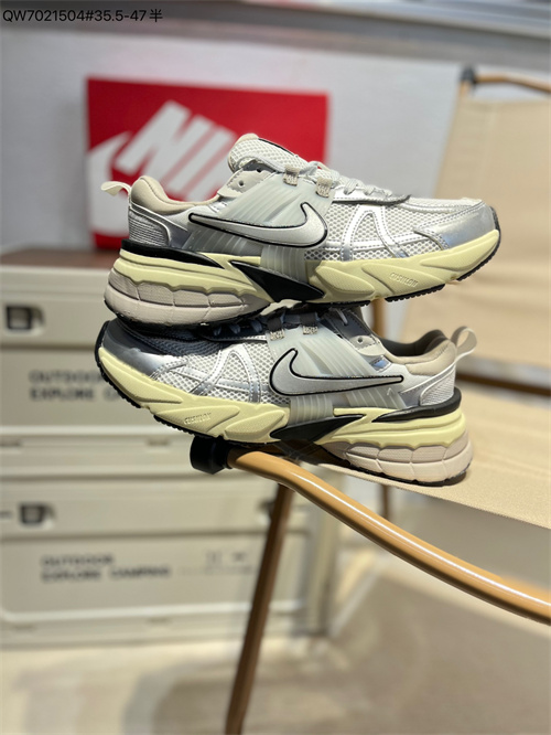 Nike V2K Runtekk-W-0005