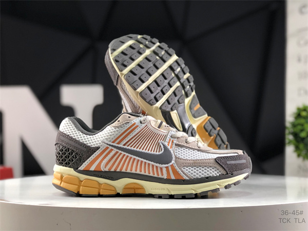 Nike ZOOM VOMERO 5-M-0024