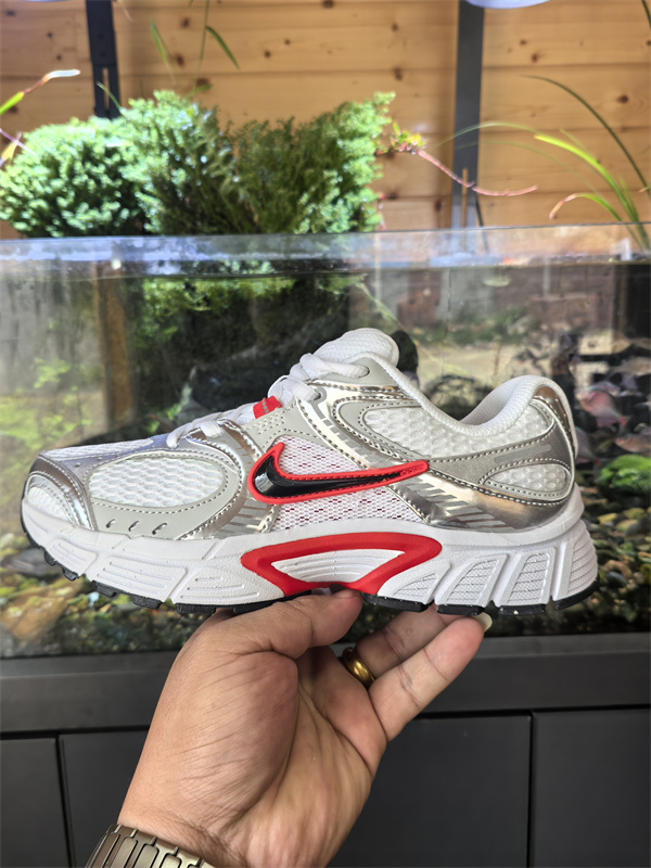 Nike ZOOM VOMERO 5-W-0019