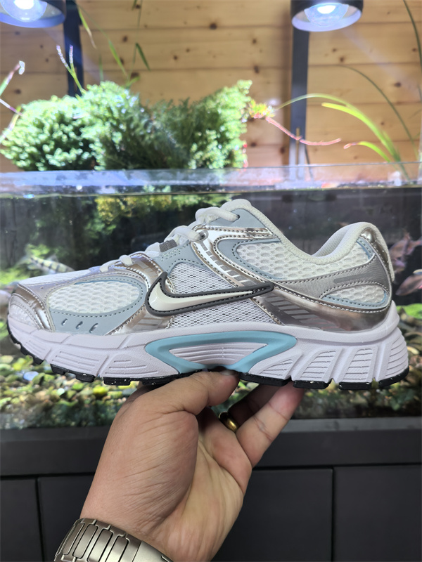 Nike ZOOM VOMERO 5-W-0025