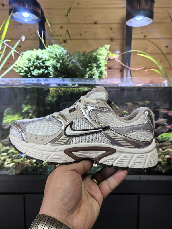 Nike ZOOM VOMERO 5-W-0026