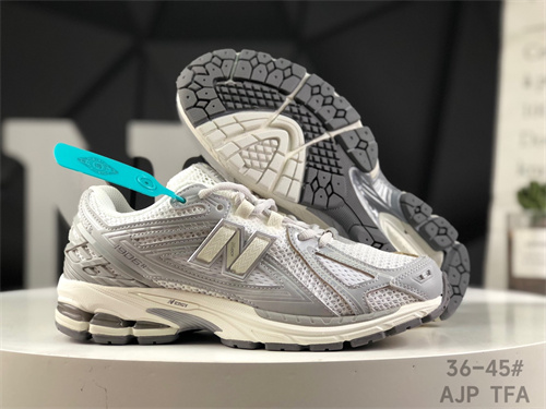 New Balance Shoes-M-1492