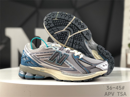 New Balance Shoes-W-1492