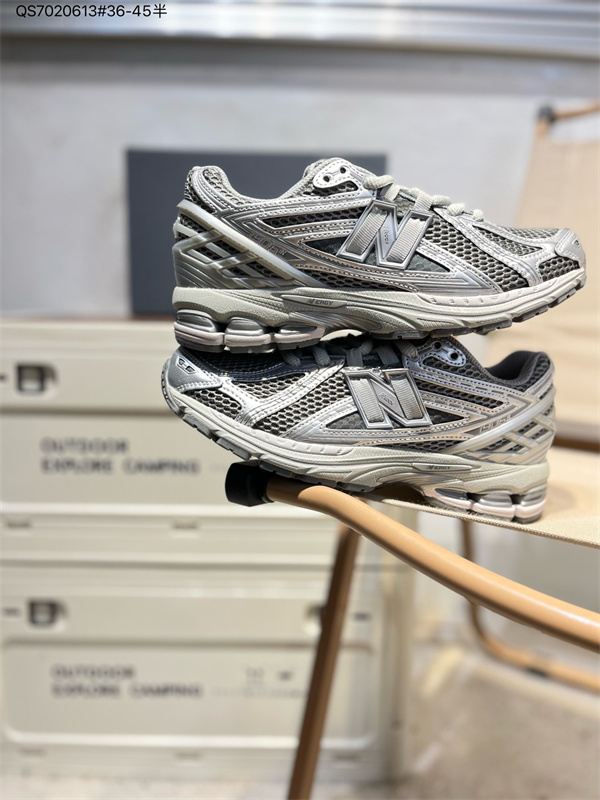 New Balance Shoes-M-1678