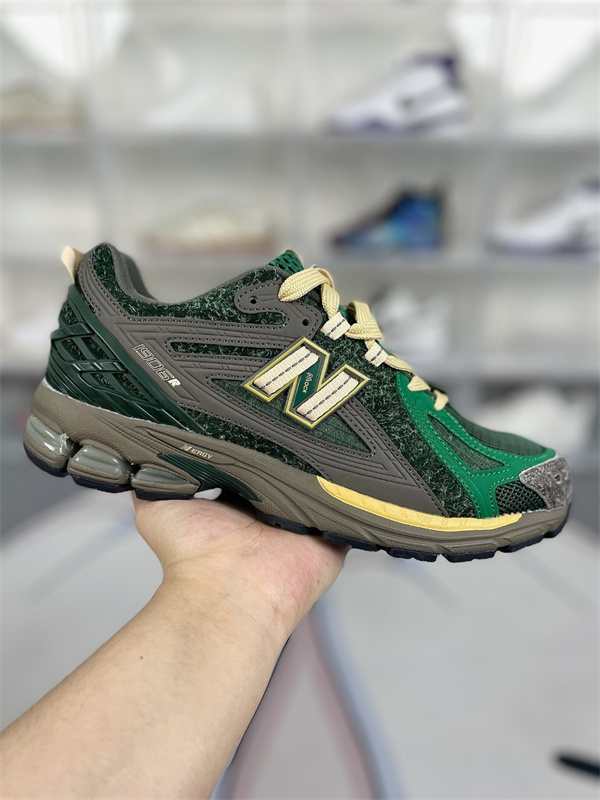 New Balance Shoes-M-2001