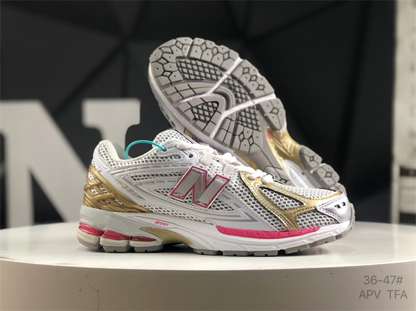 New Balance Shoes-W-2132