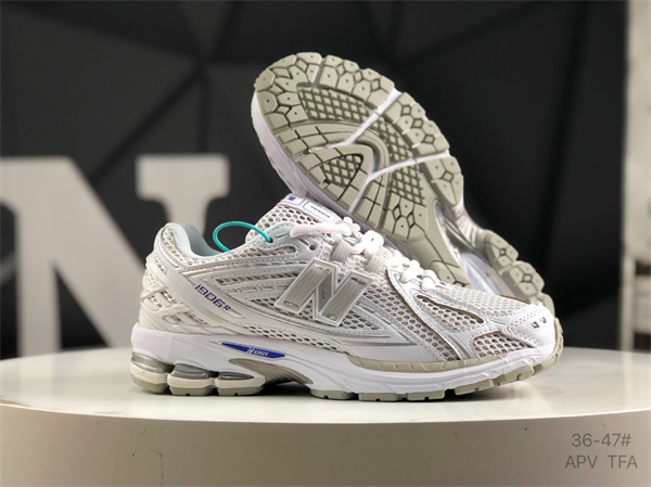 New Balance Shoes-W-2133