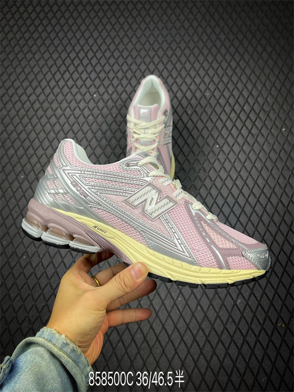 New Balance Shoes-W-2212