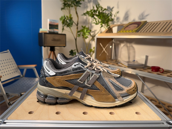 New Balance Shoes-M-2290