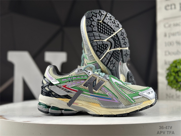 New Balance Shoes-M-2405