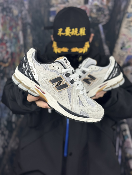 New Balance Shoes-W-422