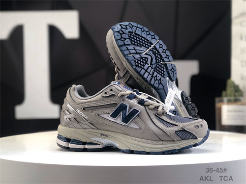 New Balance Shoes-M-424