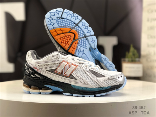 New Balance Shoes-W-0687