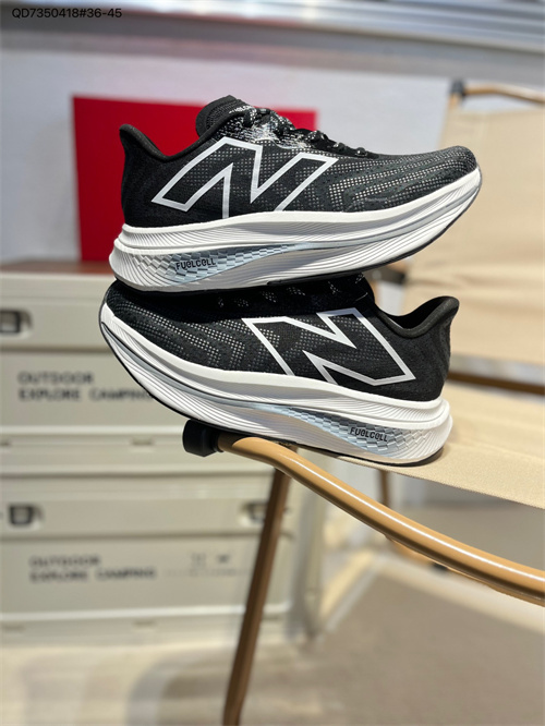 New Balance Shoes-W-0740