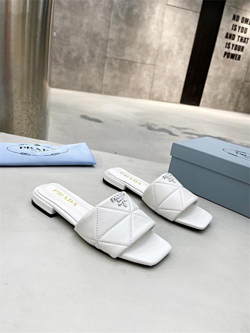 Prada Sandal-W-105