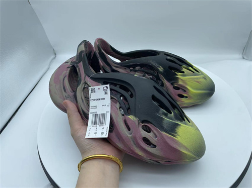 Adidas Yeezy Foam Runner-015