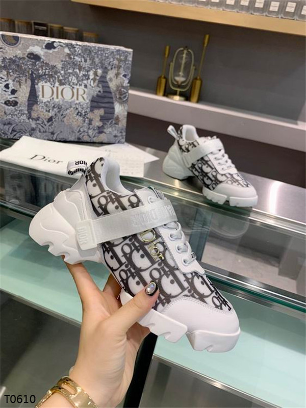 Dior Shoes-W-139