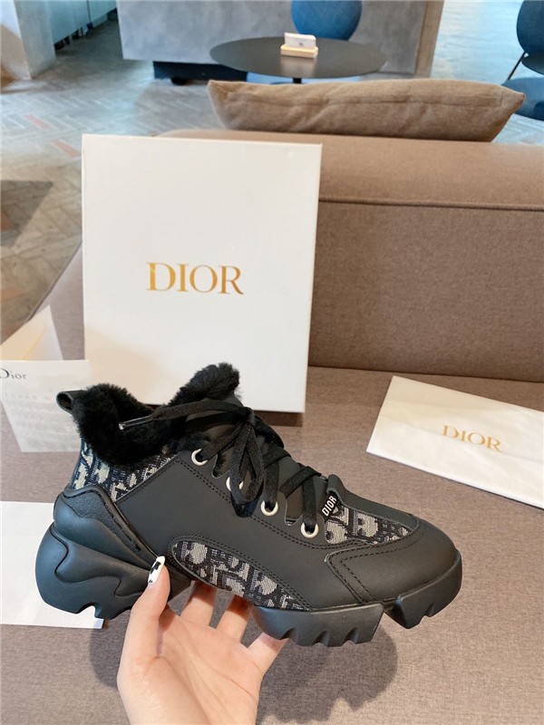 Dior Shoes-W-235
