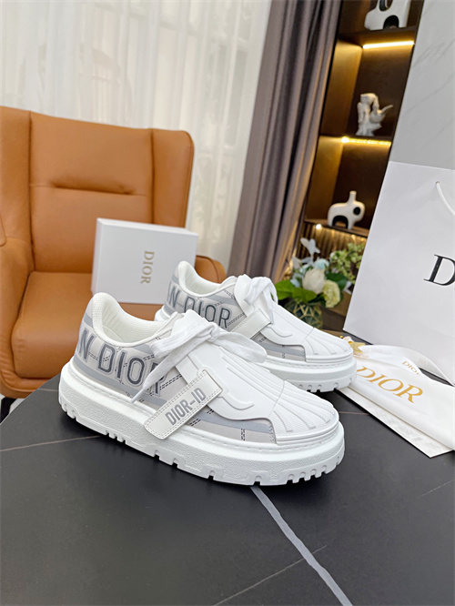 Dior Shoes-W-299