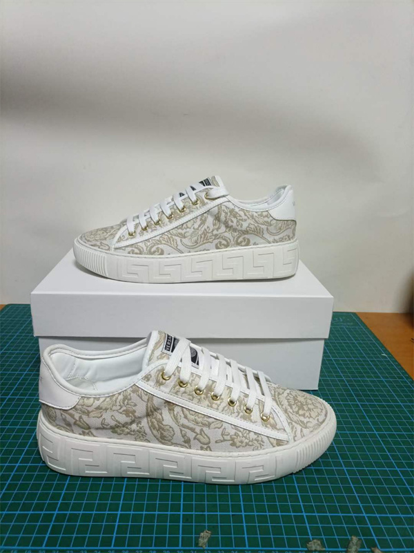 Versace(AAA)Shoes-W-0011